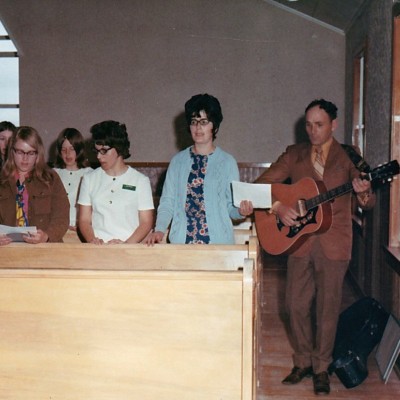 1971 July 3 choir at teh marie adn Norman's wedding  Shirley Doiron & Gordon Myers