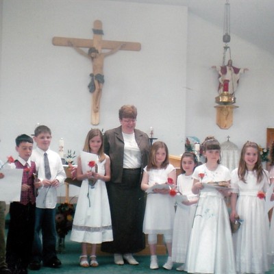 2007 first communion  Jack  Murphy, Gaylen Toombs, Taylor Gallant, Anna Simpson, Sister Audrey, Rhea Gallant, Amy MacFarlane, Olivia Johnston, Jenaya Macneil, Brooke Parsons